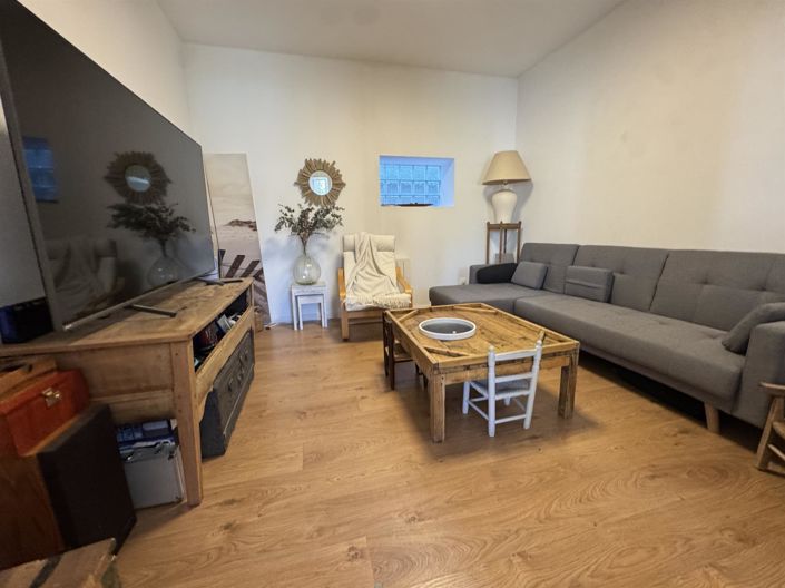 Image No.11-5 Bed House for sale