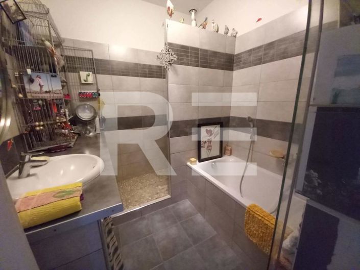 Image No.8-3 Bed Apartment for sale