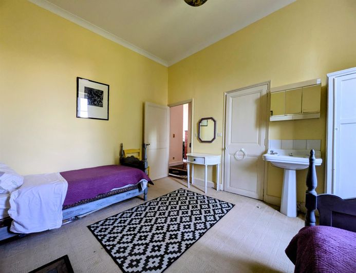 Image No.11-5 Bed House for sale