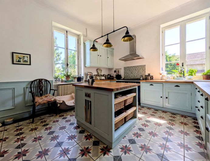 Image No.6-5 Bed House for sale