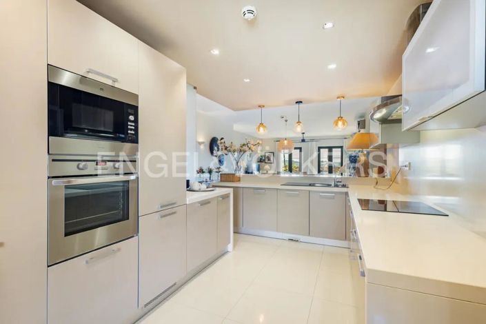 Image No.11-3 Bed Apartment for sale