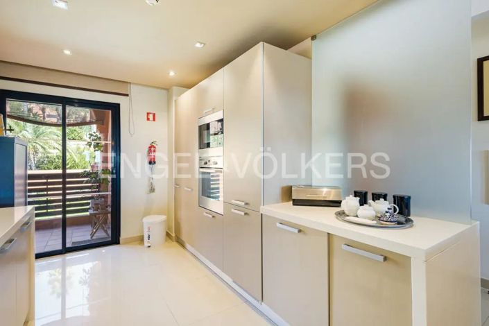 Image No.12-3 Bed Apartment for sale