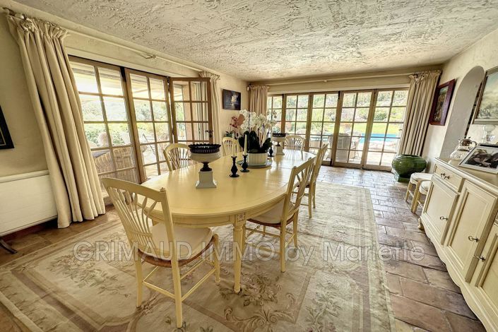 Image No.11-5 Bed House for sale