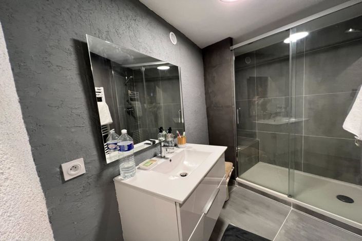 Image No.13-5 Bed House for sale