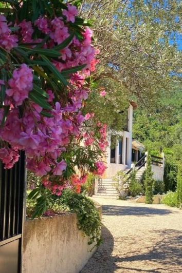 Image No.17-5 Bed House for sale