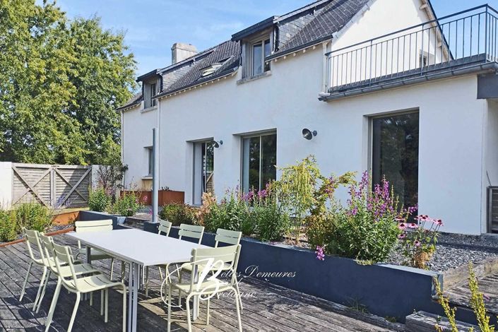 Image No.2-4 Bed House for sale