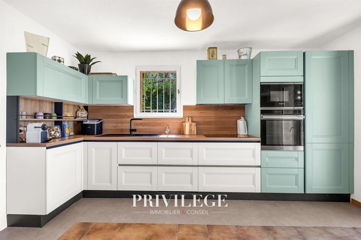 Image No.25-4 Bed House for sale