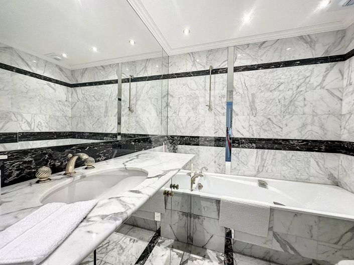 Image No.7-2 Bed Property for sale