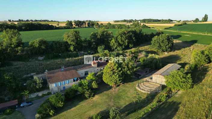 Image No.1-5 Bed Property for sale