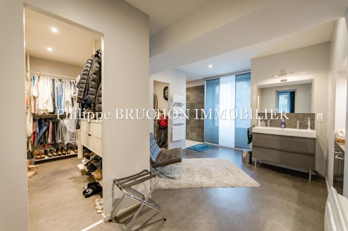 Image No.12-6 Bed House for sale