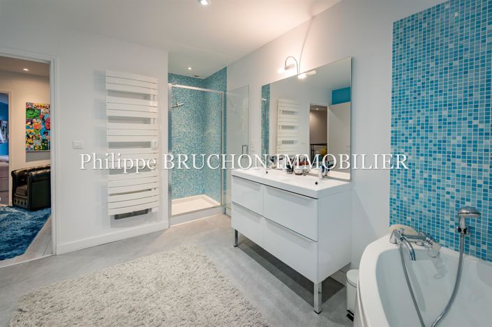 Image No.14-6 Bed House for sale