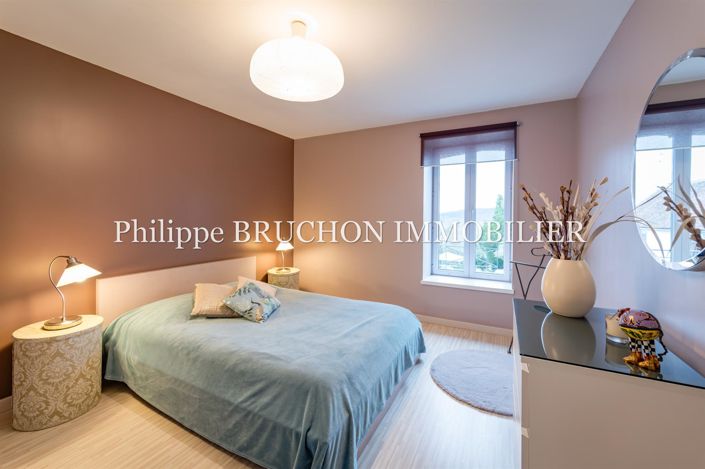 Image No.15-6 Bed House for sale