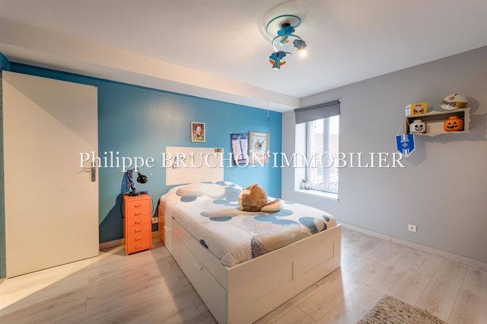 Image No.16-6 Bed House for sale