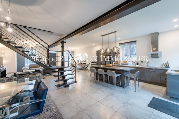 Image No.2-6 Bed House for sale