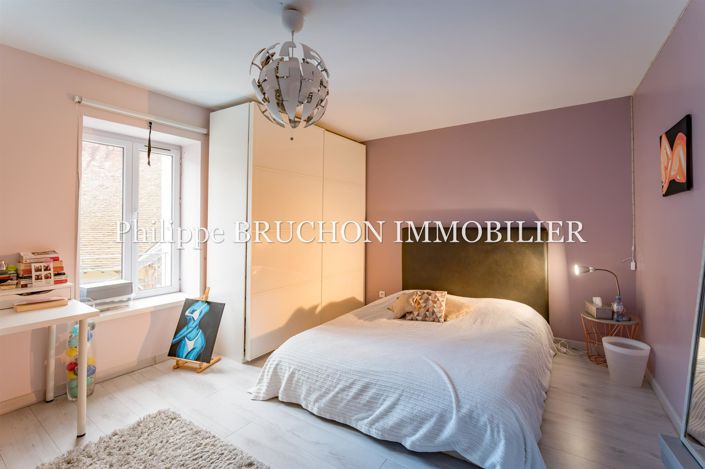 Image No.20-6 Bed House for sale