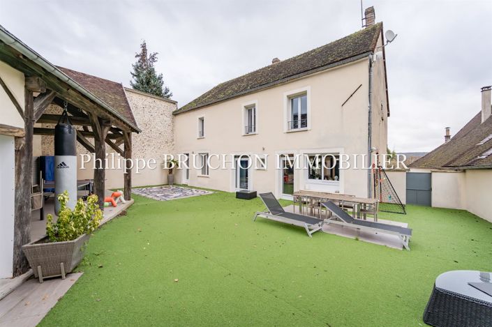 Image No.24-6 Bed House for sale