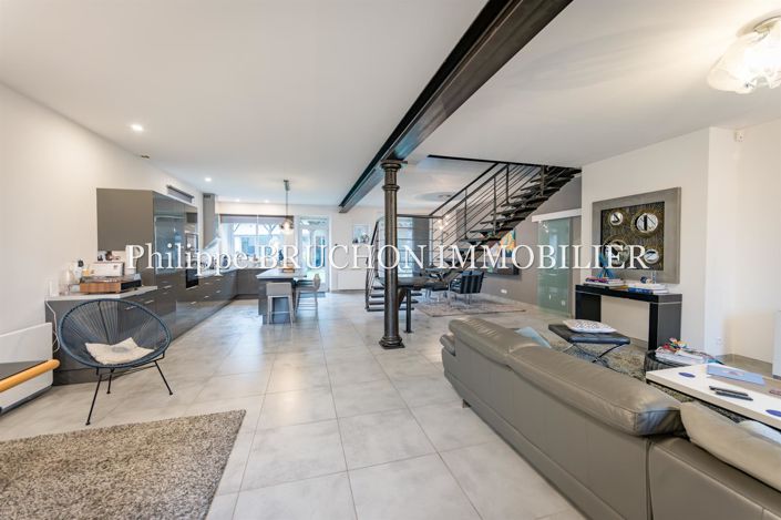 Image No.4-6 Bed House for sale