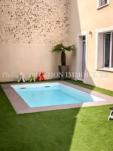 Image No.6-6 Bed House for sale