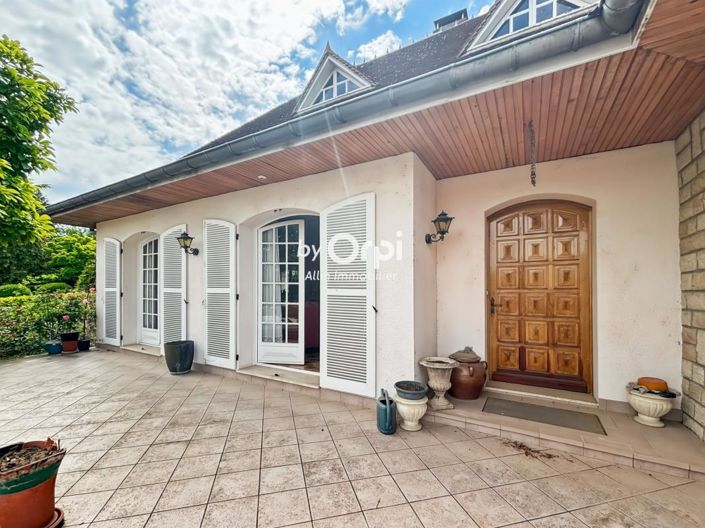 Image No.1-4 Bed House for sale