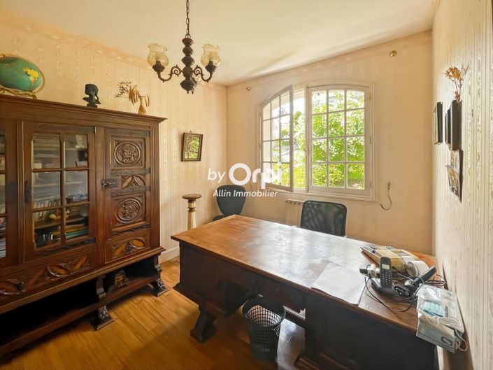 Image No.23-4 Bed House for sale