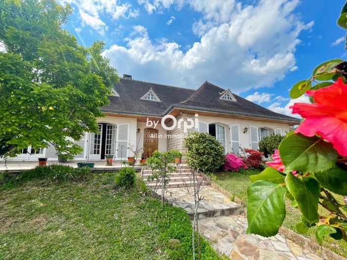 Image No.6-4 Bed House for sale