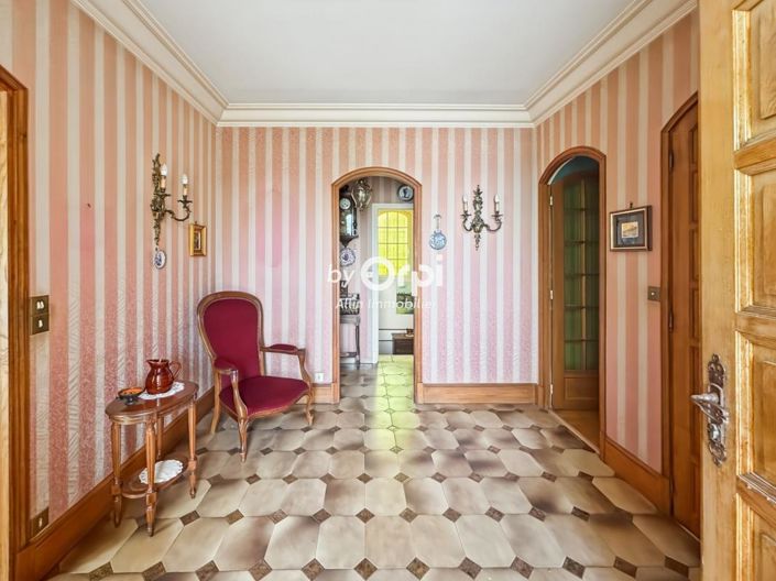 Image No.8-4 Bed House for sale