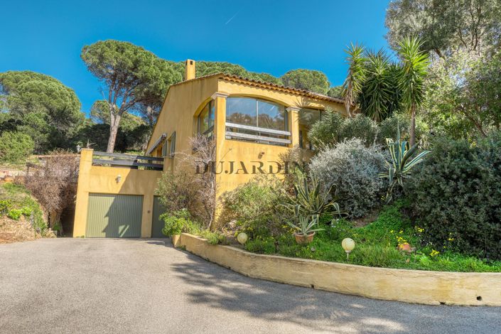 Image No.11-3 Bed House for sale