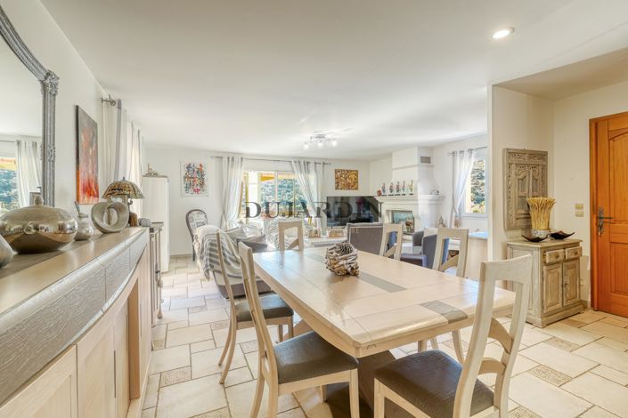 Image No.6-3 Bed House for sale