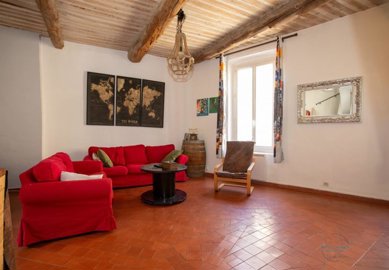 1 - Lambesc, Maison