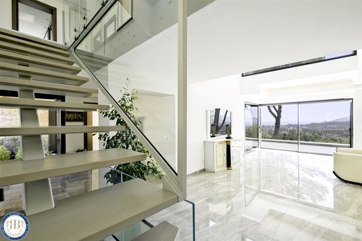 Image No.10-6 Bed House for sale