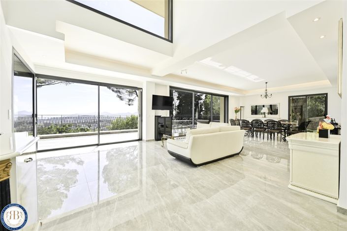 Image No.11-6 Bed House for sale