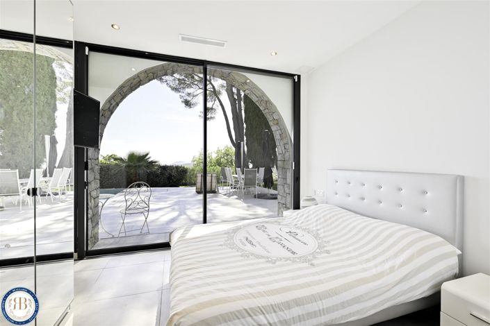 Image No.29-6 Bed House for sale