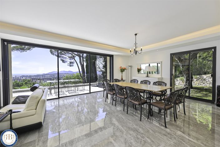 Image No.9-6 Bed House for sale