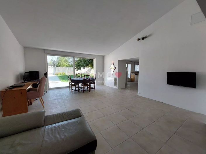 Image No.12-4 Bed House for sale