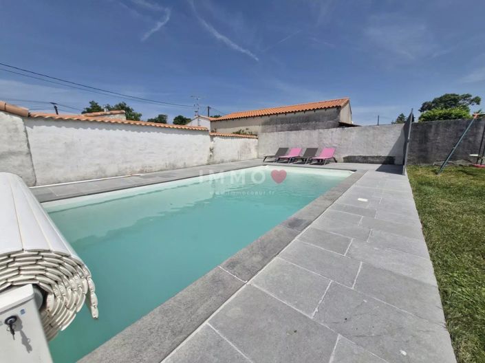 Image No.19-4 Bed House for sale