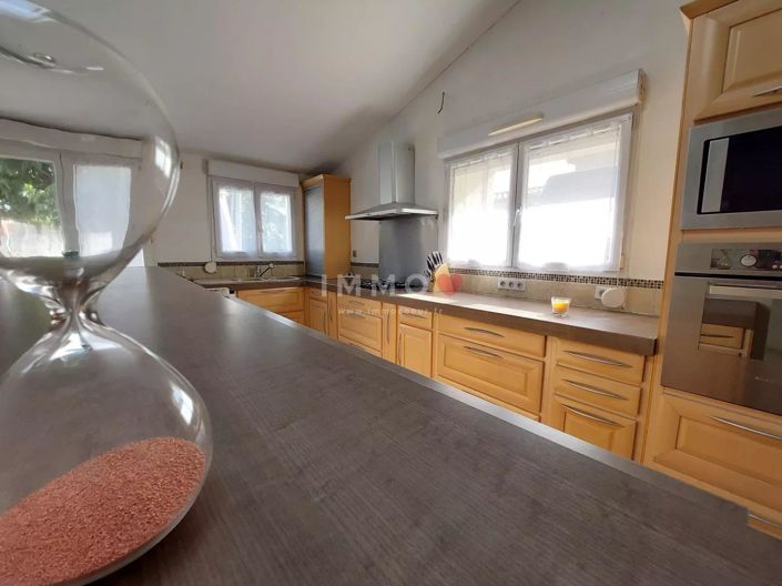 Image No.6-4 Bed House for sale