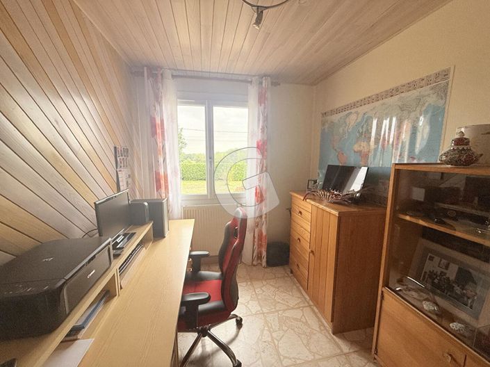 Image No.10-3 Bed House for sale