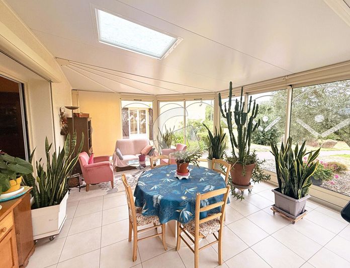 Image No.12-3 Bed House for sale