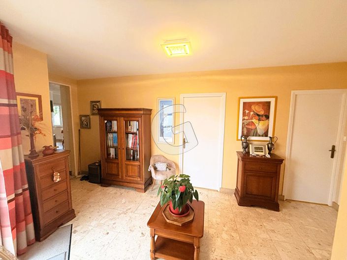 Image No.2-3 Bed House for sale