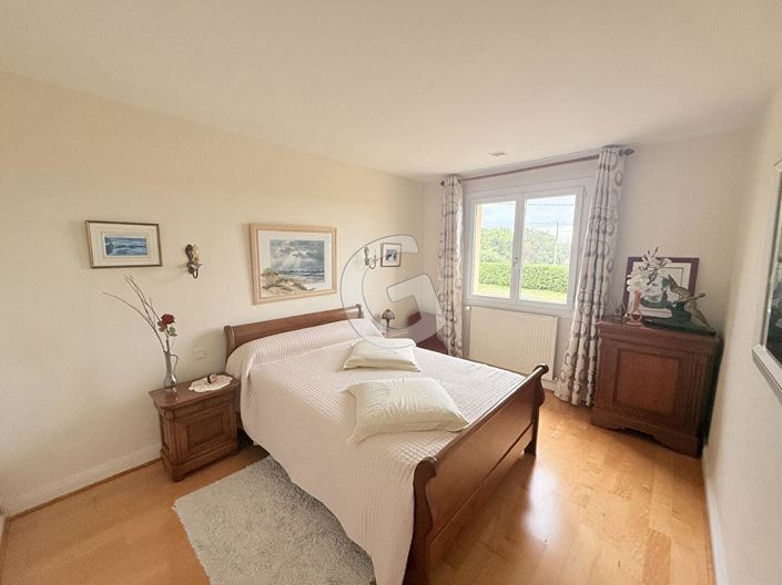 Image No.7-3 Bed House for sale