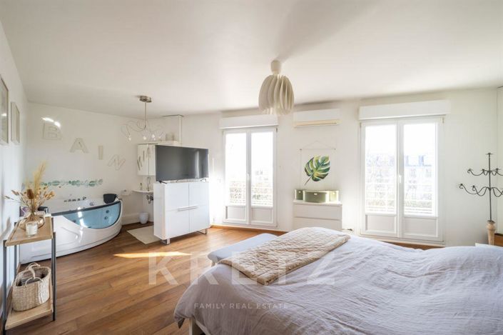 Image No.10-5 Bed House for sale