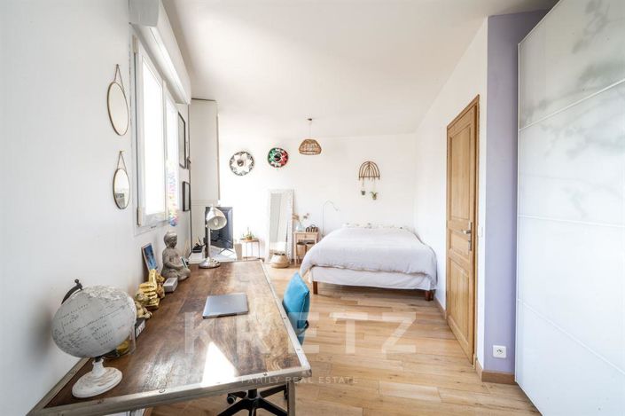 Image No.15-5 Bed House for sale