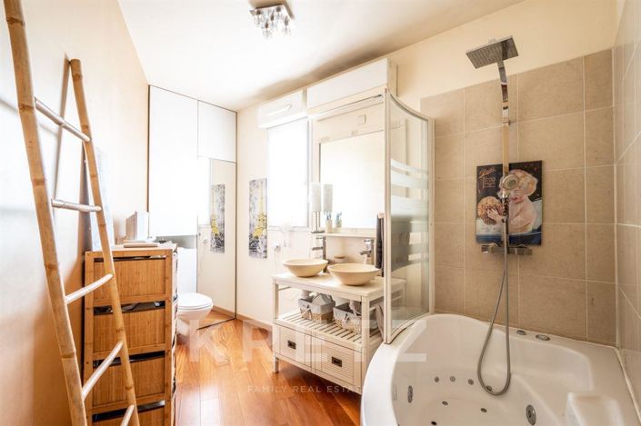 Image No.16-5 Bed House for sale