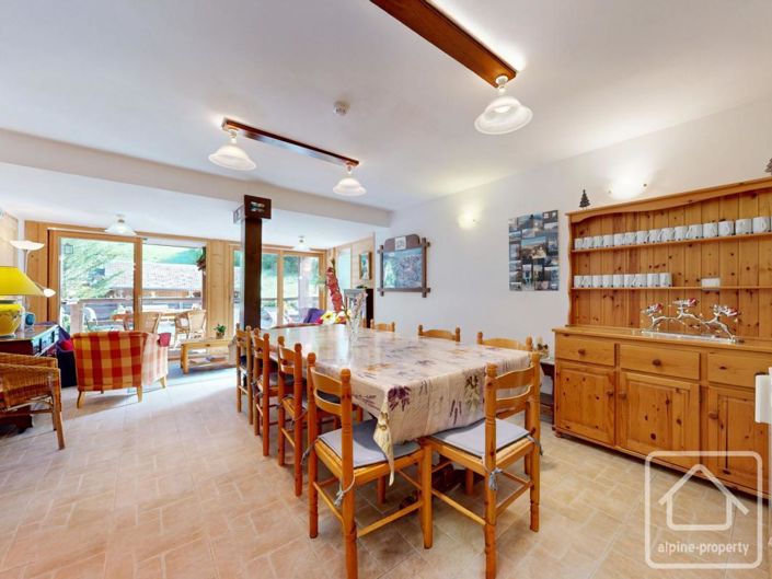 Image No.2-Propriété de 8 chambres à vendre à Haute-Savoie