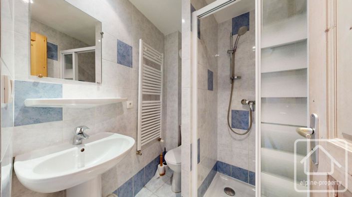 Image No.29-8 Bed Property for sale