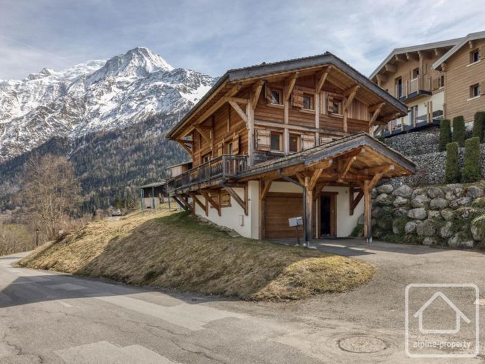Image No.1-4 Bed Property for sale