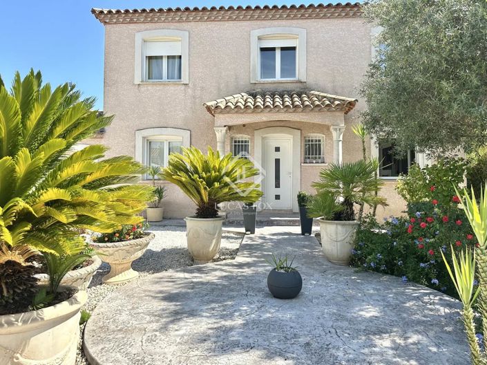 Image No.11-6 Bed House for sale