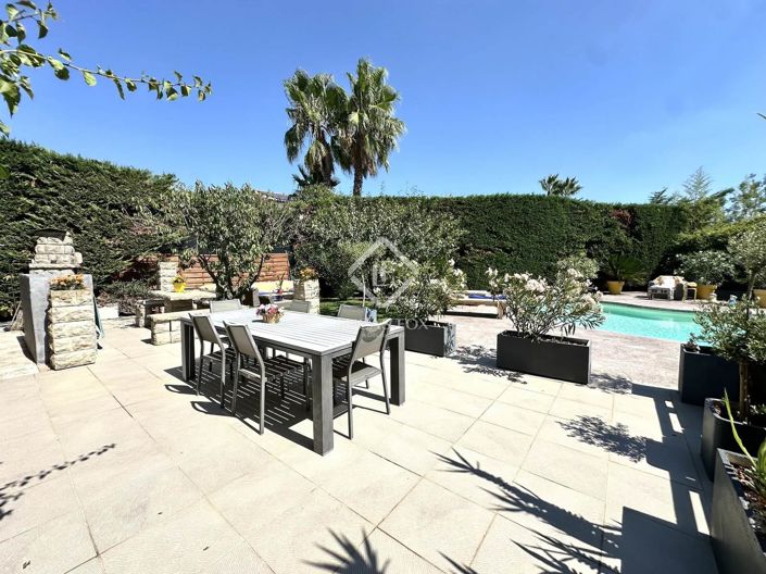 Image No.13-6 Bed House for sale