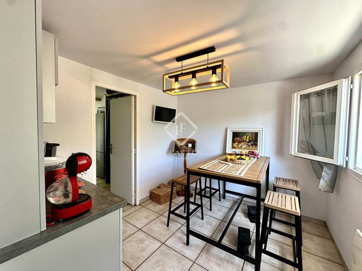 Image No.16-6 Bed House for sale