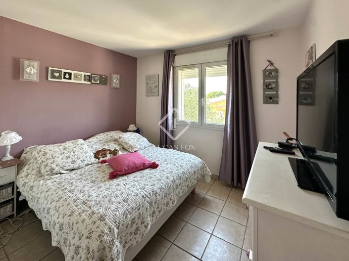 Image No.17-6 Bed House for sale